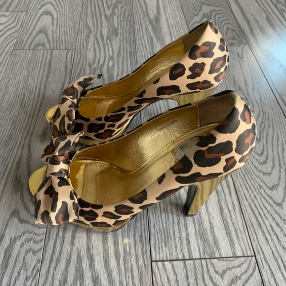 Beautiful Coach Heels💖💫 - Picture 7 of 9